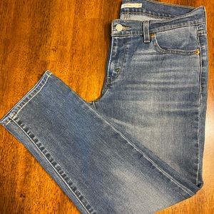 Levi’s Boyfriend Jeans 👖